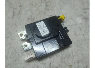Amplificator antena A2048702789 Mercedes Benz C-Class W204/S204/C204 (facelift) (2011 - 2015) 2.2 cdi om651.913