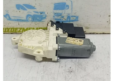 Motoras geam stanga spate 1K5839401B Volkswagen Jetta 5 (2005 - 2011) 1.9 tdi BKC