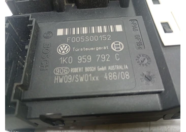 Motoras geam dreapta fata 1k0959792C Volkswagen Golf 5 (2003 - 2009) - miniatura 3