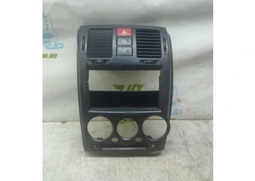 Grila ventilatie bord 847401C000 Hyundai Getz 1 (2002 - 2005) 1.1 MPI G4HD