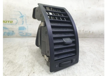 Grila ventilatie bord 6q0819703 Volkswagen Polo 4 (9N) (2001 - 2005) bby