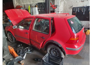 Volkswagen Golf 4 (1997 - 2006) - miniatura 3