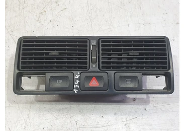 Grila ventilatie bord 1J0819734b Volkswagen Golf 4 (1997 - 2006) ajm