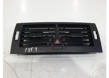 Grila ventilatie bord 1698207410 Mercedes Benz A-Class W169 (2004 - 2008) 1.5 benzia m266.920