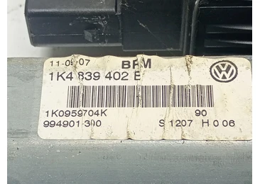 Motoras geam dreapta spate 1K4839402E Volkswagen Golf 5 (2003 - 2009) - miniatura 3
