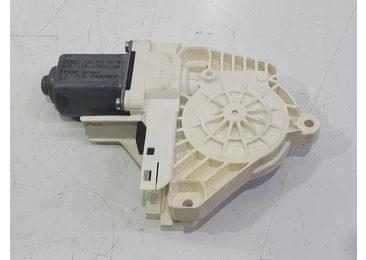 Motoras geam dreapta spate 8k0959811a Volkswagen Touareg 2 (7P) (2010 - 2014) 3.0 tdi CASA