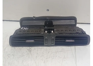 Grila ventilatie bord 3C1819728F Volkswagen Passat B6 (2005 - 2010) CBBB