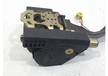 Centura siguranta dreapta fata 33014052a Volkswagen Golf 4 (1997 - 2006) axr
