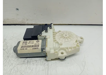 Motoras geam dreapta spate Volkswagen Golf 4 (1997 - 2006) 1.4 benzina AXP
