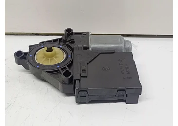 Motoras geam dreapta fata 5K0959702C Volkswagen Golf 6 (2008 - 2015) 1.6 tdi CAYC