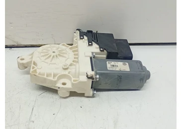 Motoras geam dreapta spate 5k0959704C Volkswagen Golf 6 (2008 - 2015) 1.6 tdi CAYC