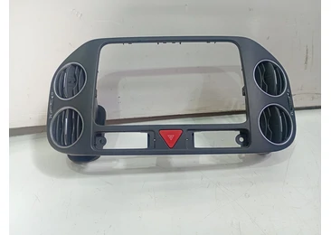Grila ventilatie bord 5m0819062 Volkswagen Golf Plus 1 (2004 - 2009) 1.4 tsi BMY