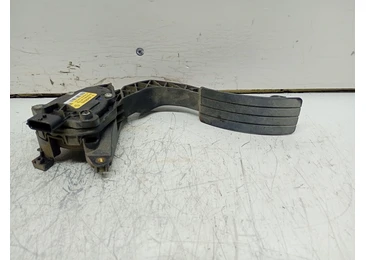 Pedala acceleratie 180026342R Dacia Sandero 2 (2013 - 2016) 1.2 benzina D4F 732