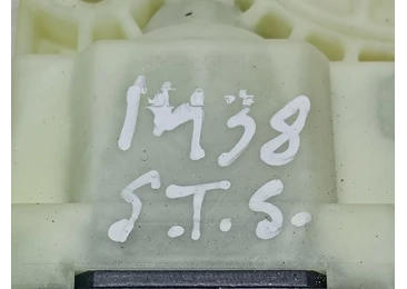 Motoras geam stanga spate 3C9839461L Volkswagen Passat B6 (2005 - 2010) - miniatura 3