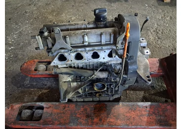 Motor complet fara anexe akq Volkswagen Golf 4 (1997 - 2006) 1.4 benzina akq