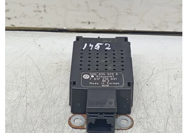 Amplificator antena 5M0035570B Volkswagen Golf 5 (2003 - 2009) 1.9 tdi BKC