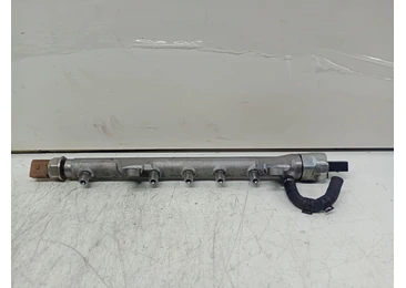 Rampa injectoare 03L130089-b Volkswagen Golf 6 (2008 - 2015)