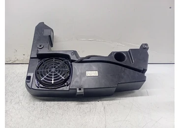 Subwoofer 8T8035382 Audi A4 B8/8K (2007 - 2011) 2.7 tdi CGKA