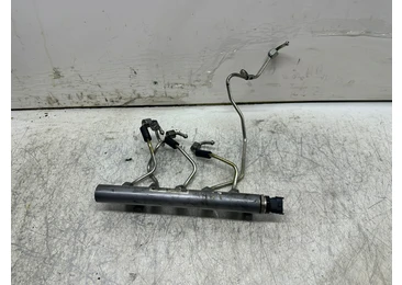 Rampa injectoare 175210542r Volkswagen Passat B6 (2005 - 2010) - miniatura 2