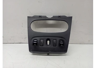 Ornament bord 275009384r Dacia Sandero 2 (2013 - 2016) 1.2 benzina D4F732