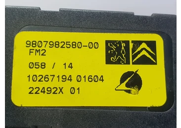 Amplificator antena 9807982580-00 Citroen C4 Picasso 2 (2013 - 2017) - miniatura 3