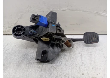 Pedala ambreiaj 14017095 Renault Trafic 3 (2014 - 2020) - miniatura 3