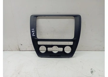 Ornament bord 5c6858071 Volkswagen Jetta 6 (2010 - 2014) CAYC