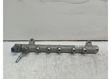 Rampa injectoare 31303612 Volvo V60 2 (2018 - 2020) - miniatura 2
