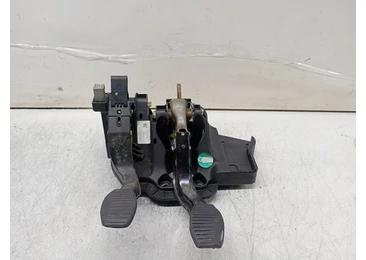 Pod pedalier 55703354 Opel Corsa D (2006 - 2011) 1.0 benzina Z10XEP