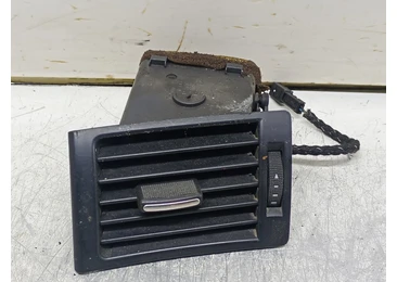 Grila ventilatie bord 8E0820901 Audi A4 B6 (2000 - 2005) 1.9 tdi AWX