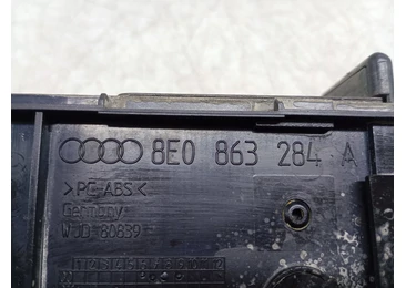 Priza 12V 8E0863284A Audi A4 B6 (2000 - 2005) - miniatura 3