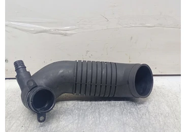 Furtun intercooler 8e0129615 Peugeot 206 1 (facelift) (2002 - 2009) 1.4 i TU3A