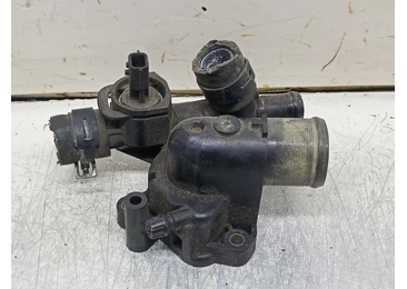 Carcasa termostat 8200801570 Renault Laguna 3 (2007 - 2011)