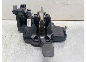 Pod pedalier 55703354 Opel Corsa D (2006 - 2011) 1.0 benzina Z10XEP