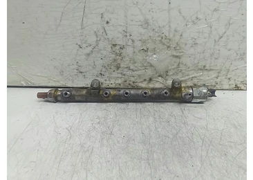 Rampa injectoare R03L125A Volkswagen Passat B6 (2005 - 2010)