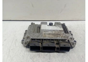 Calculator motor ECU 8200601334 Renault Megane 2 (2002 - 2006)