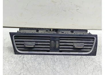 Grila ventilatie 8T1820951B Audi A5 8T (2007 - 2011)