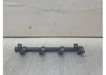 Rampa injectoare 8200139674 Renault Megane 2 (facelift) (2006 - 2012)