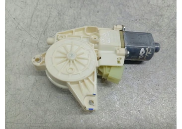 Motoras geam dreapta fata A2048200242 Mercedes Benz E-Class W212 (2009 - 2013) OM651.924