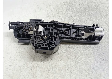 Suport maner exterior 806115DM2A stanga fata Infiniti Q30 1 (2016 - 2020) 2.2 d 651.930