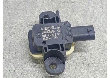 Senzor impact A1668210351 Infiniti Q30 1 (2016 - 2020) - miniatura 2