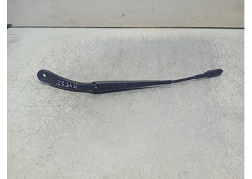 Brat stergator parbriz stanga A1768200044 Infiniti Q30 1 (2016 - 2020) 651.930