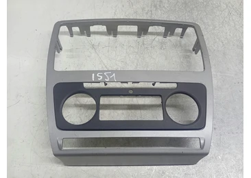 Ornament bord 1Z0858069XX Skoda Octavia 2 (facelift) (2008 - 2013) CAYC