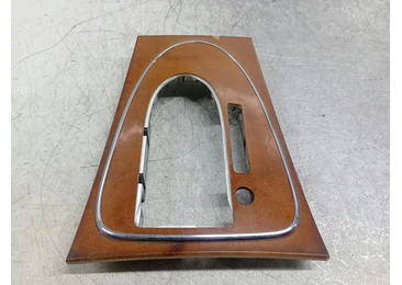Ornament consola centrala Mercedes Benz E-Class W211/S211 (2002 - 2006) OM642.920