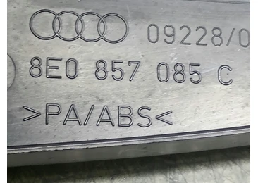 Ornament bord 8E0857085C Audi A4 B7 (2004 - 2008) - miniatura 3