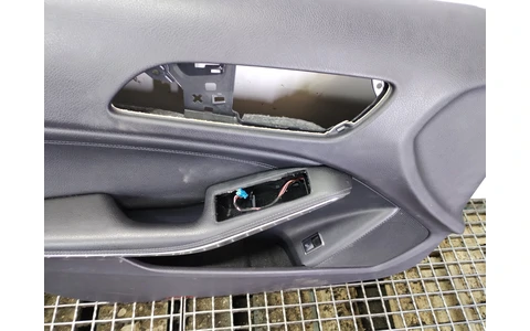 Fata usa stanga fata Mercedes Benz GLA-Class X156 (2013 - 2017) - imagine 2