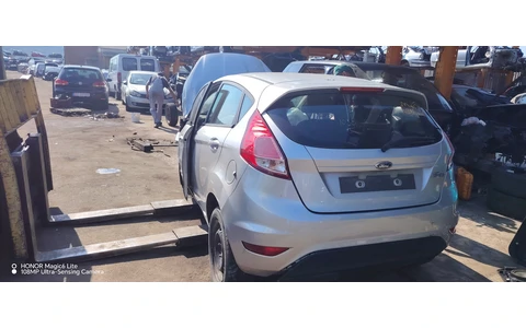 Ford Fiesta 6 (facelift) (2013 - 2020) - imagine 2
