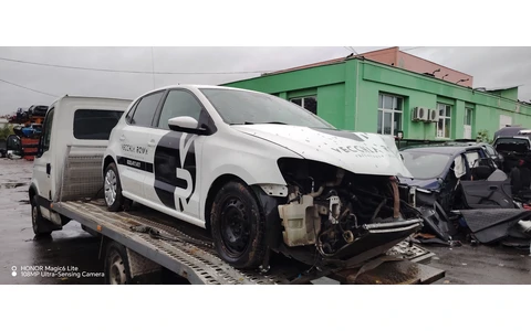 Volkswagen Polo 5 (6R) (facelift) (2014 - 2018) - imagine 3