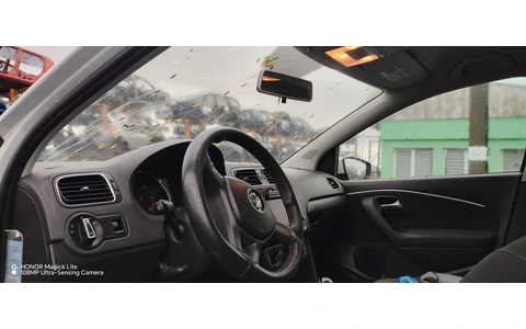 Volkswagen Polo 5 (6R) (facelift) (2014 - 2018) - imagine 4
