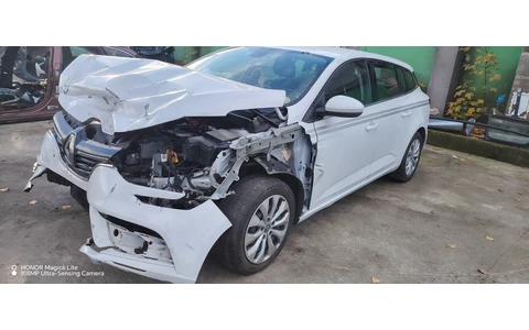Renault Megane 4 (2016 - 2020) - imagine 3